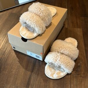 UGG Maxi Curly Scuffetta Slippers